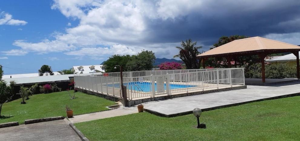 Ti'Bakoua A Sainte-Luce Plage Et Piscine Экстерьер фото